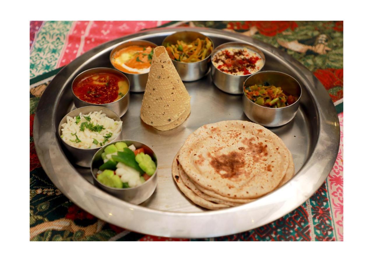 Kailrugji - A City Center Hotel Jaipur Ngoại thất bức ảnh